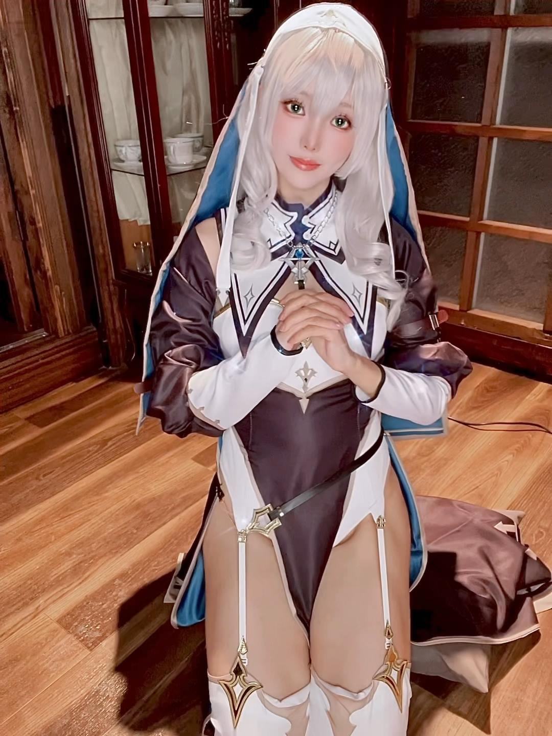 图片[2]-Ely_eee(ElyEE子)  – Shirogane noel~Nun 24P-COS世界