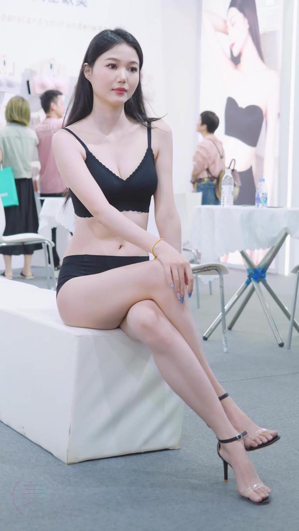 图片[1]-2024 深圳SIUF内一展 内一秀 Racing Model 01 20P-街拍流行馆