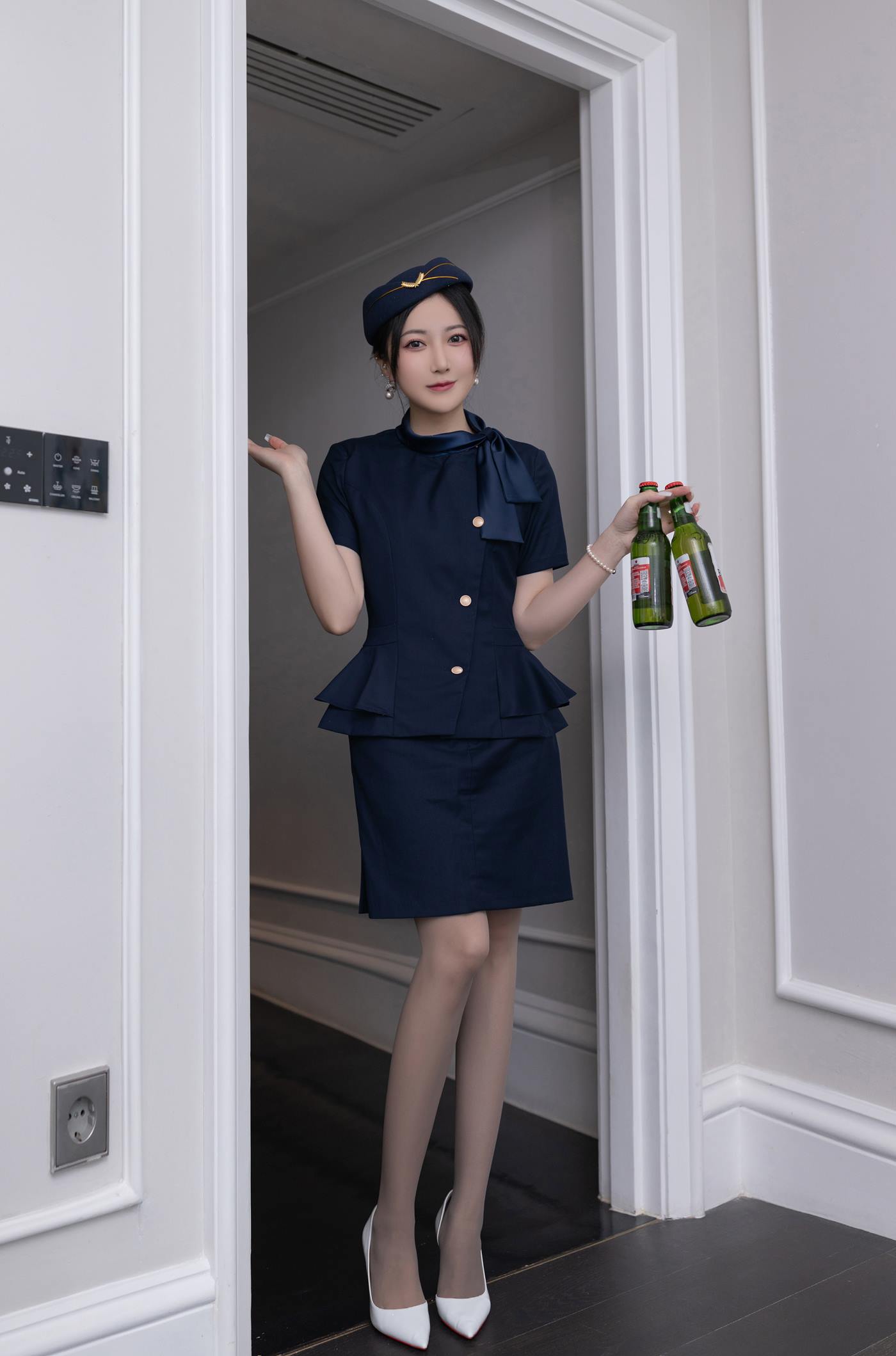 图片[2]-秀人名模鱼子酱Fish《空姐至服》写真 35P-COS世界