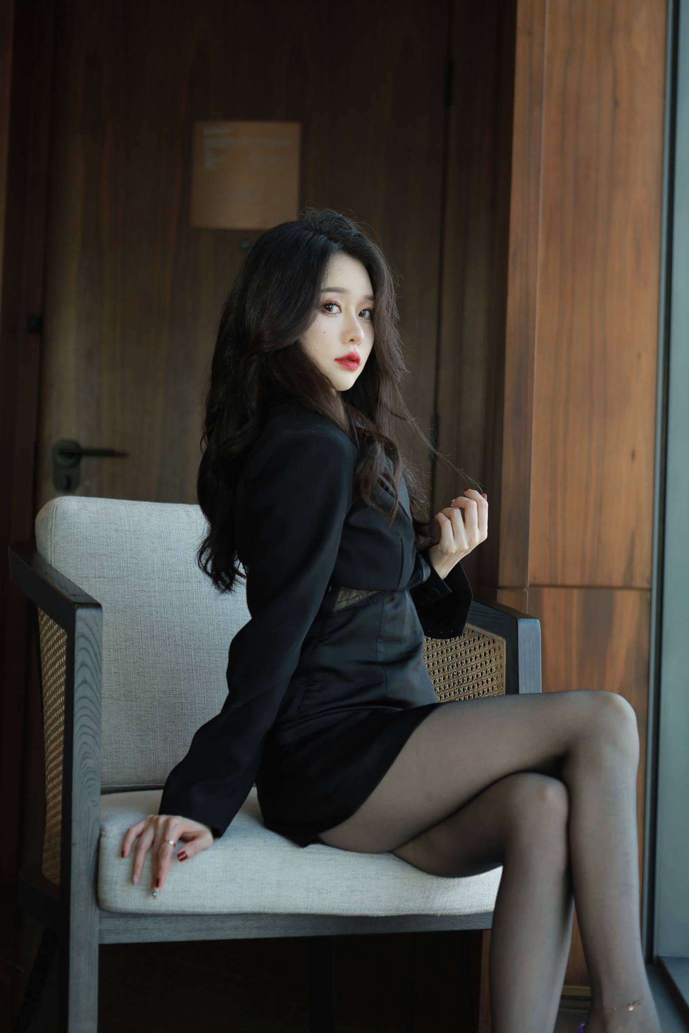 图片[5]-Sia不吃鱼 – 黑丝玉足 88P-COS世界
