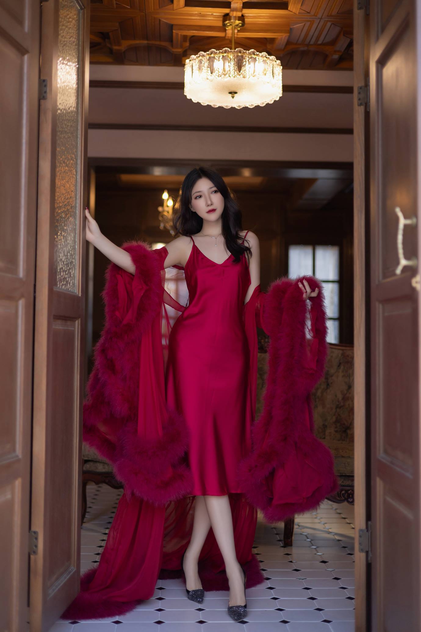 秀人名模鱼子酱Fish《似火柔情》写真 56P-COS世界