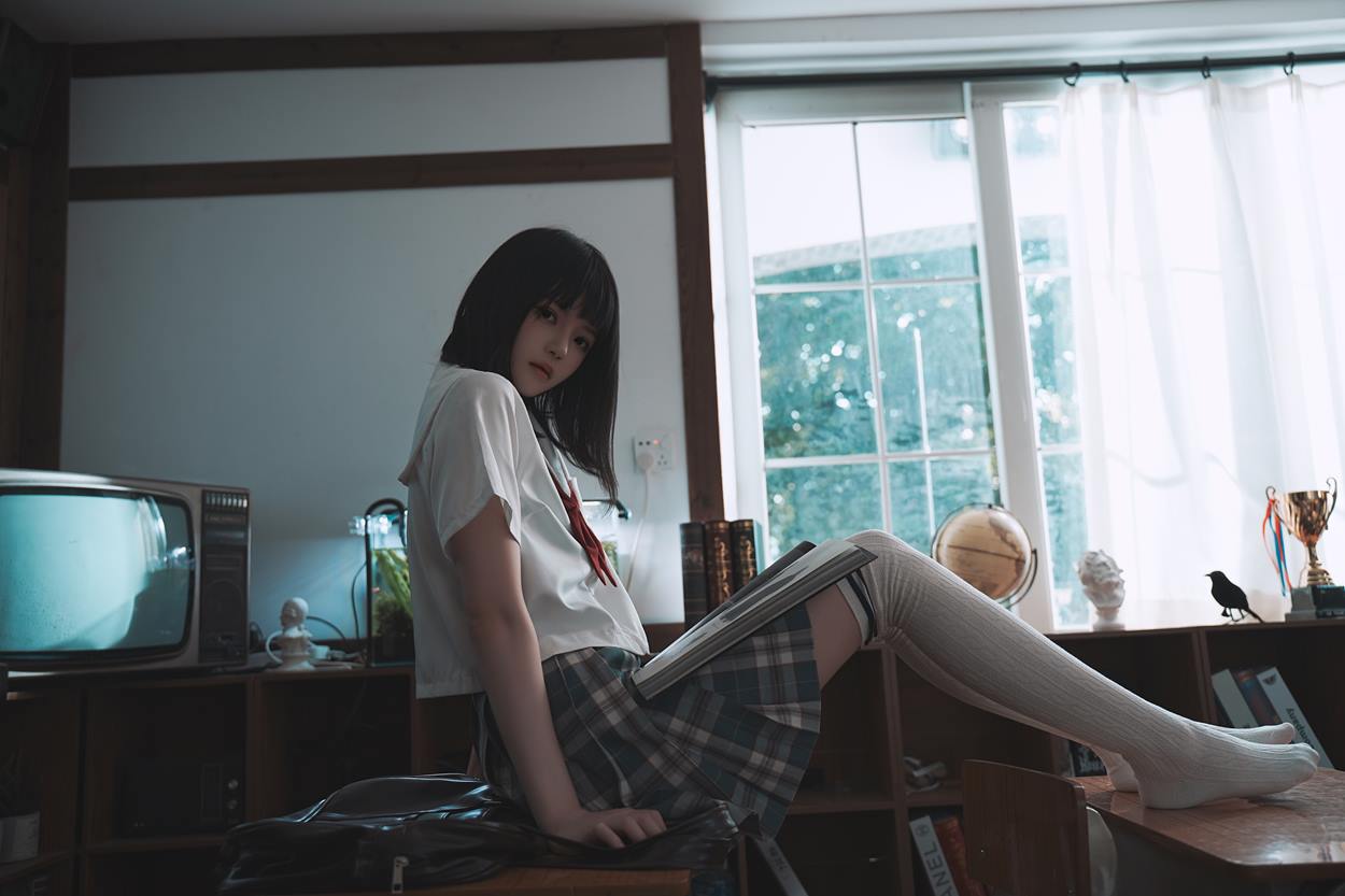 图片[3]-桜桃喵 – 教室死库水 32P-COS世界